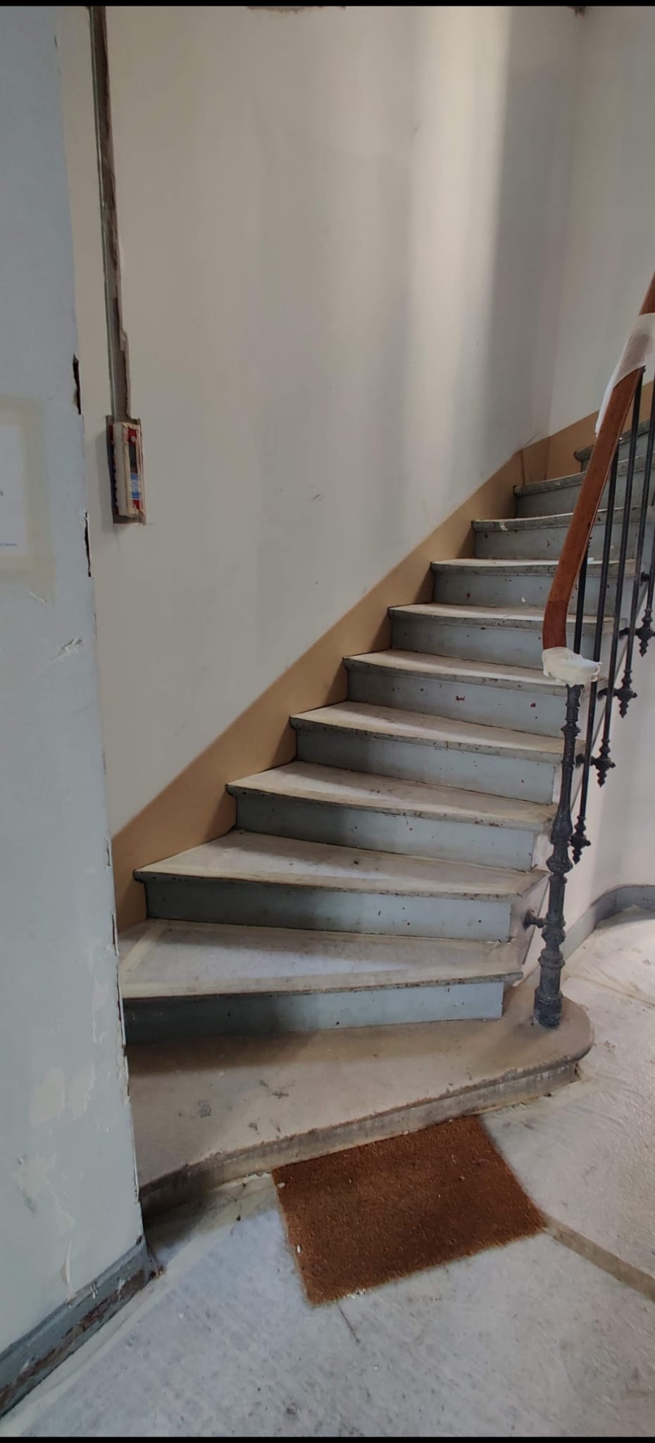 Avant - Rénovation de cage d'escalier